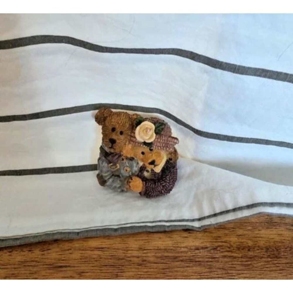 Vintage Resin Teddy Bear Couple Pin